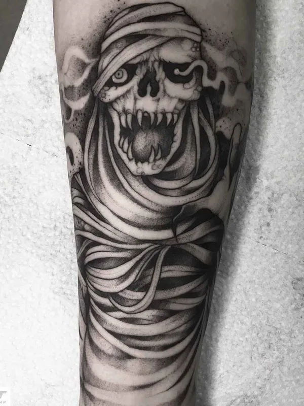 black and grey black and grey Tatuaggio su forearm #14804 | Tatuatore Саша Катуна