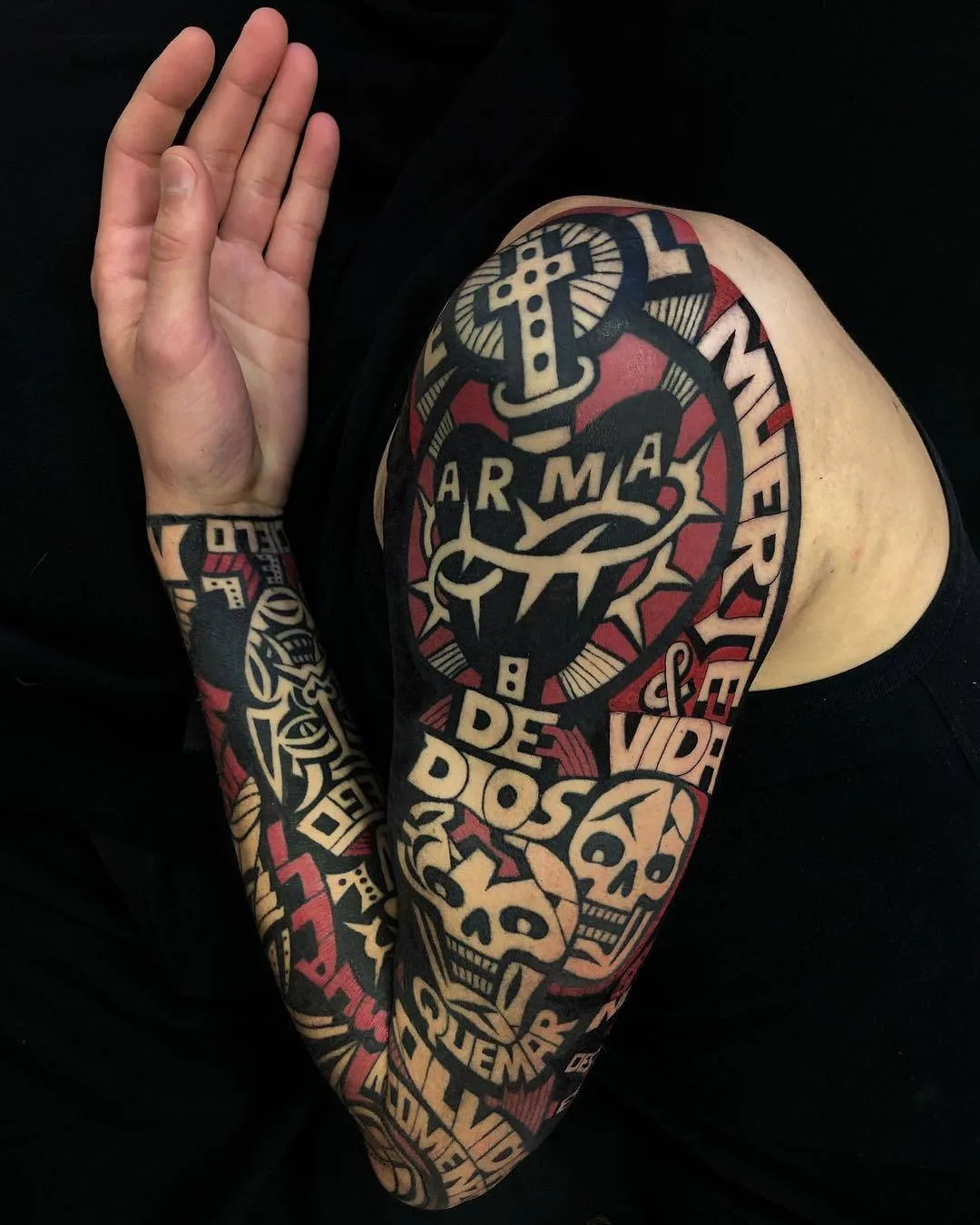 Artista di tatuaggi Luxiano 31, stile autore colore e nero, tradizionale, lettering | Messico