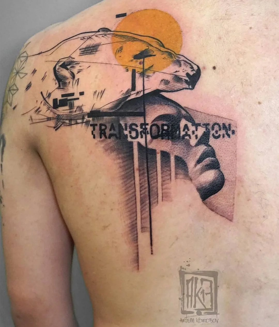 Тату мастер Артем Коробов, авторская авангардная татуировка, графика, реализм | Тель-Авив, Израиль