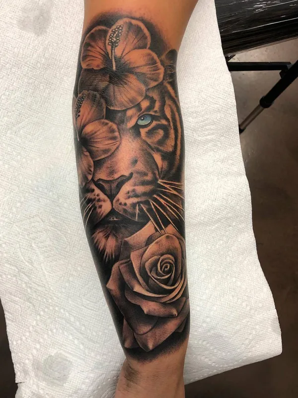 black and grey realism Tatuaggio su forearm #26890 | Tatuatore Brian Gonzales