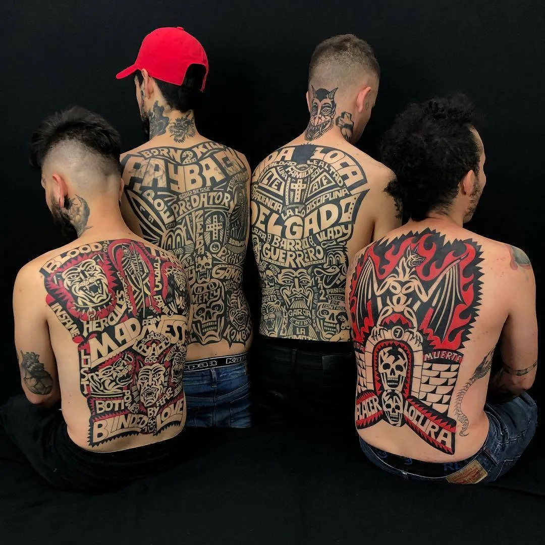 Artista di tatuaggi Luxiano 31, stile autore colore e nero, tradizionale, lettering | Messico