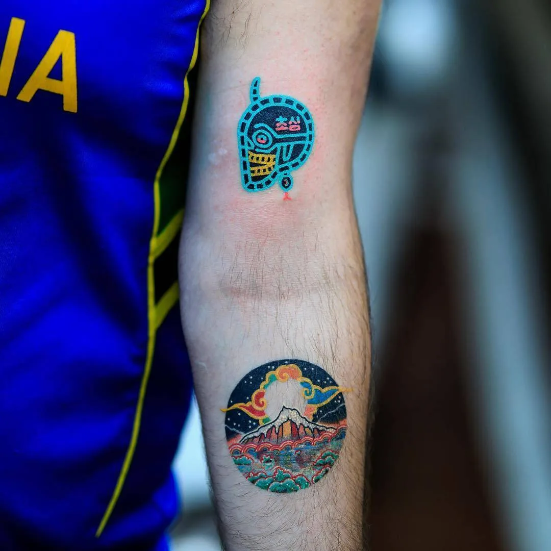 Tattoo artist Zzizziboy, color handpoke tattoo, authors style | Korea
