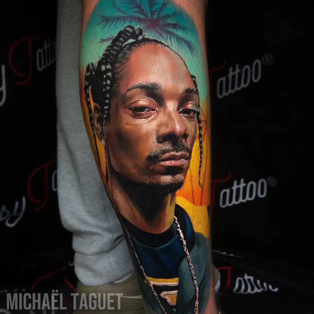 Artista de tattoo Michael Taguet, Snoop Dog - retrato de cor em tattoo de realismo