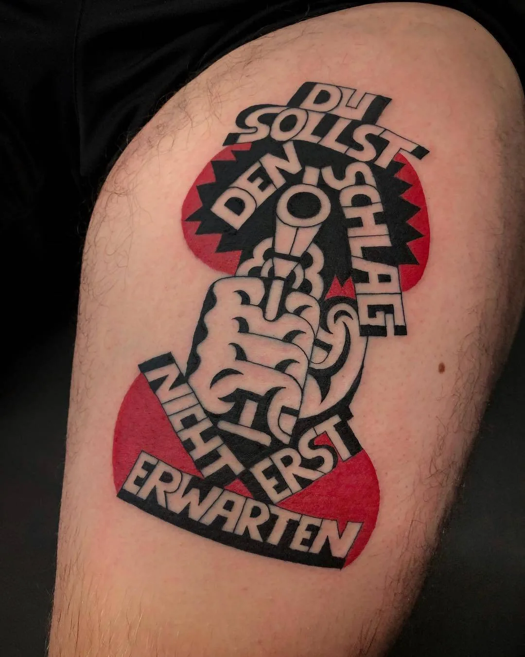 Artista di tatuaggi Luxiano 31, stile autore colore e nero, tradizionale, lettering | Messico