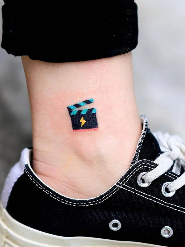 color graphic Tatuaggio su ankle #26844 | Tatuatore Zzizziboy