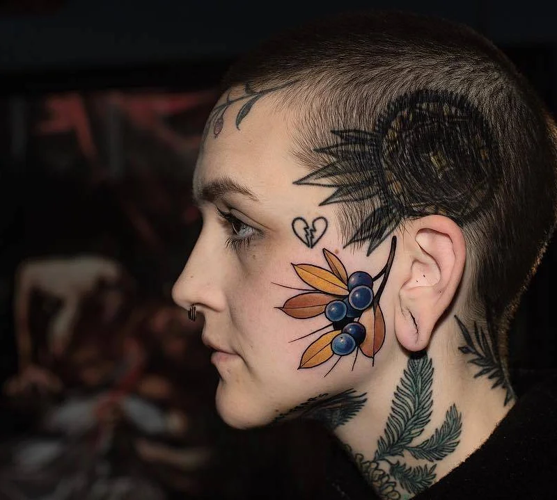 Nova escola de tatuagem de rosto e cabe&ccedil;a por Friedrich &Uuml;bler