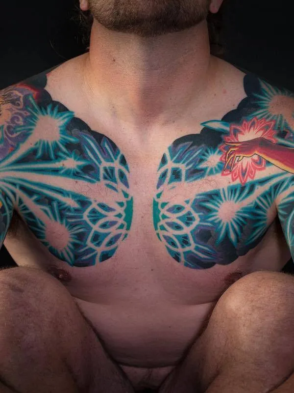 male color geometric Tatuagem em chest #26488 | Tatuador Adrian Lee