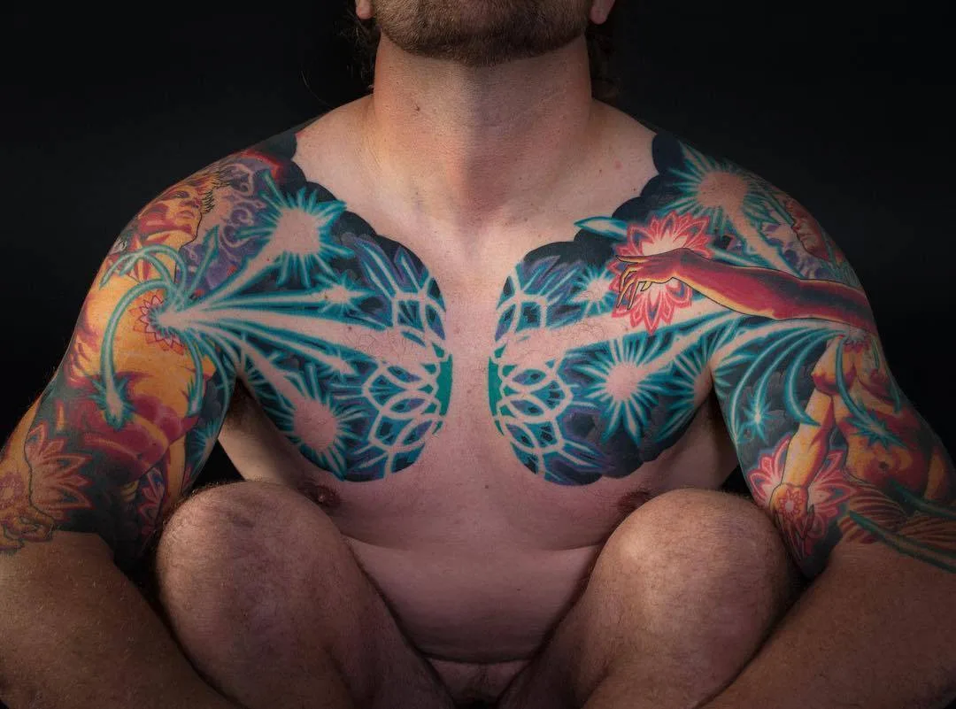 Artista de tatuagem Adrian Lee, cria tatuagens em cores grandes, nova escola e ornamental | EUA