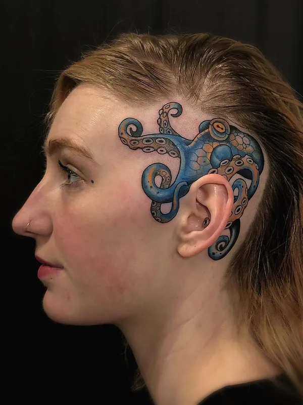 female color illustrative Tatuaggio su behind ear #26628 | Tatuatore Friedrich Übler
