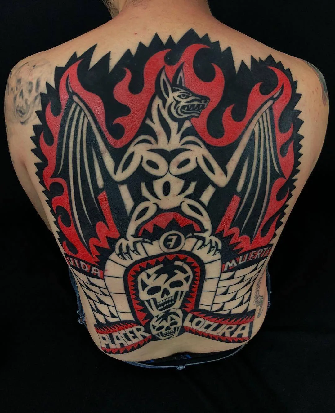 Artista di tatuaggi Luxiano 31, stile autore colore e nero, tradizionale, lettering | Messico