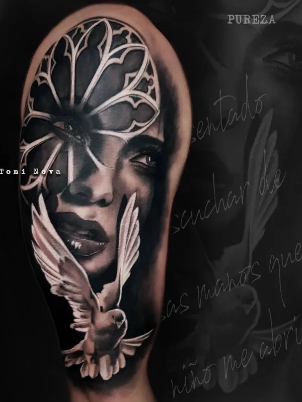 female black and grey black and grey Tatuagem em upper arm #26987 | Tatuador Toni Nova