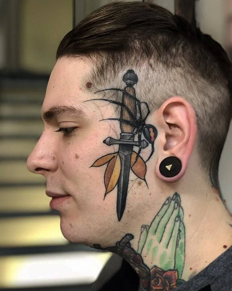 Artista de tatuagem Friedrich &Uuml;bler, nova escola de tatuagem de rosto e cabeça | Alemanha