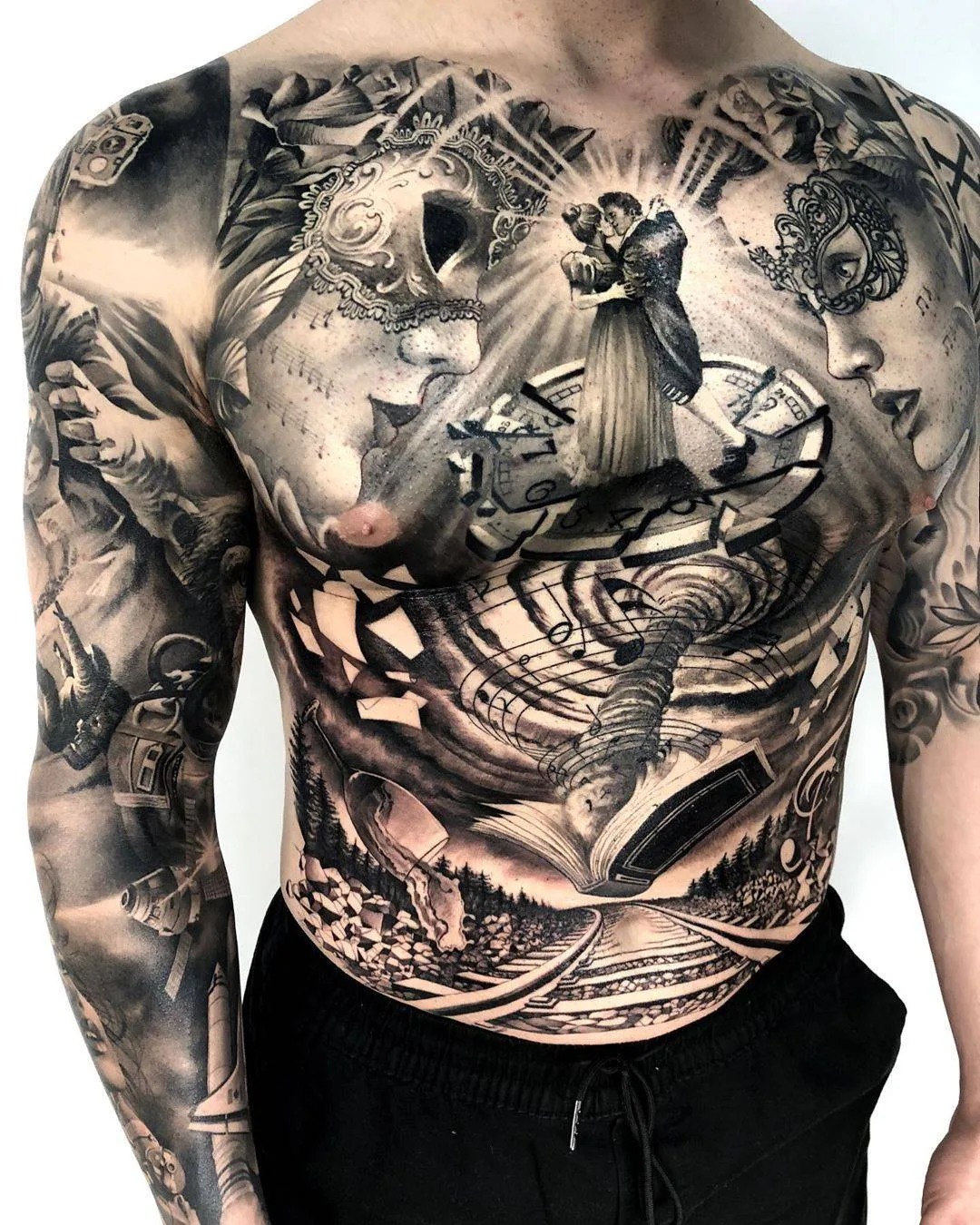 Artista di tatuaggi Matias Noble, ritratto nero e grigio realistico, Noble Art Gallery | Valencia, Spagna