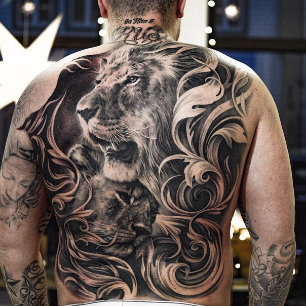 Realism Lion, Floral tattoo on Full Back