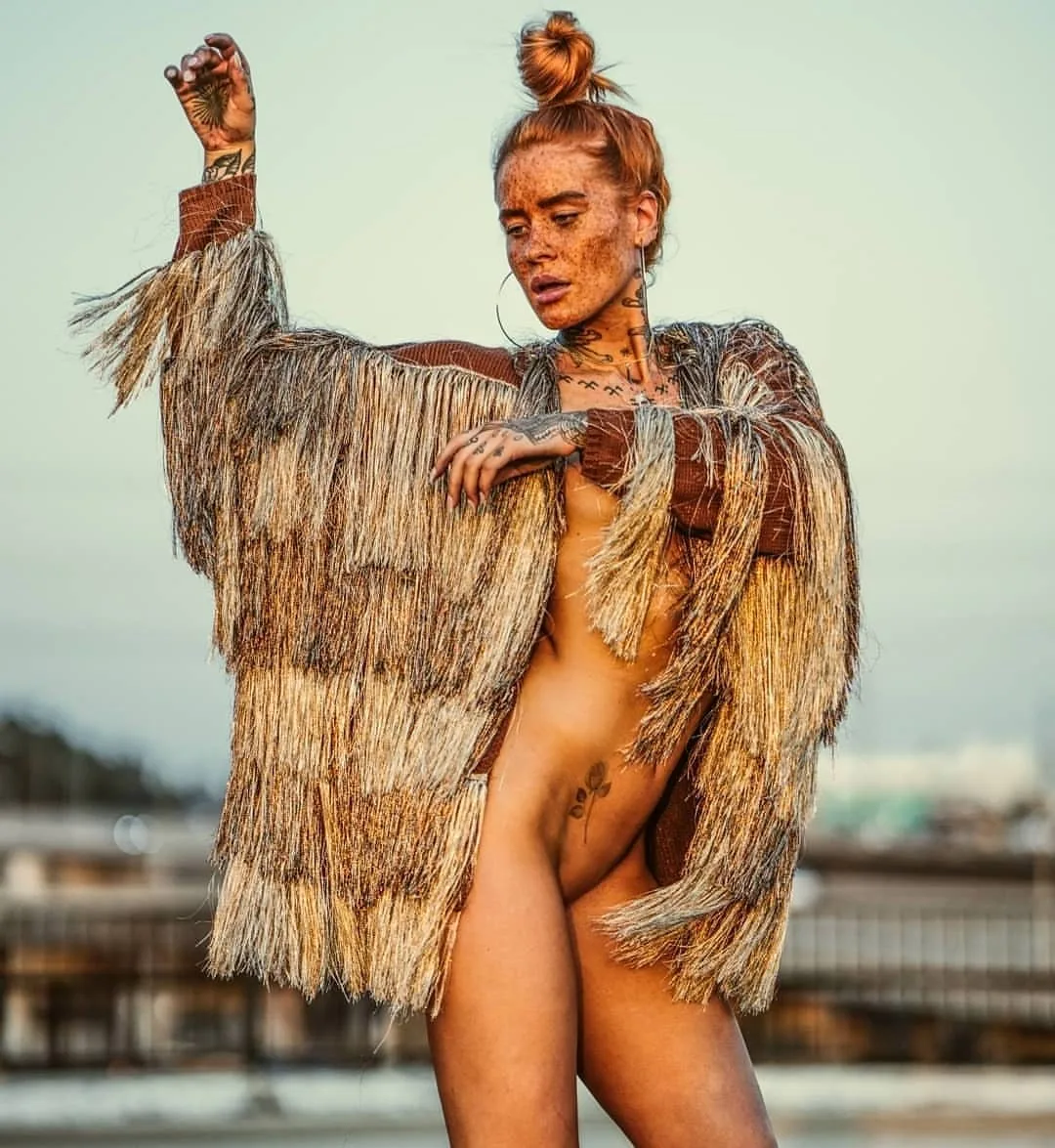 Татуированная модель Polly Ellens, девушка с тату, альтернативная фото модель | Лондон, Великобритания