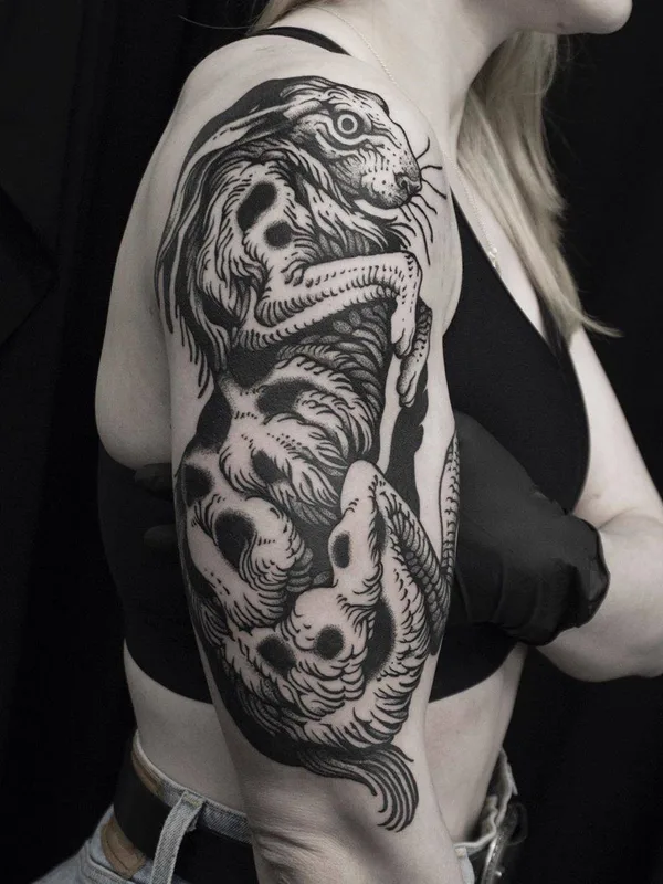 female black blackwork 纹身 在 full sleeve #33892 | 纹身师 MISHLA