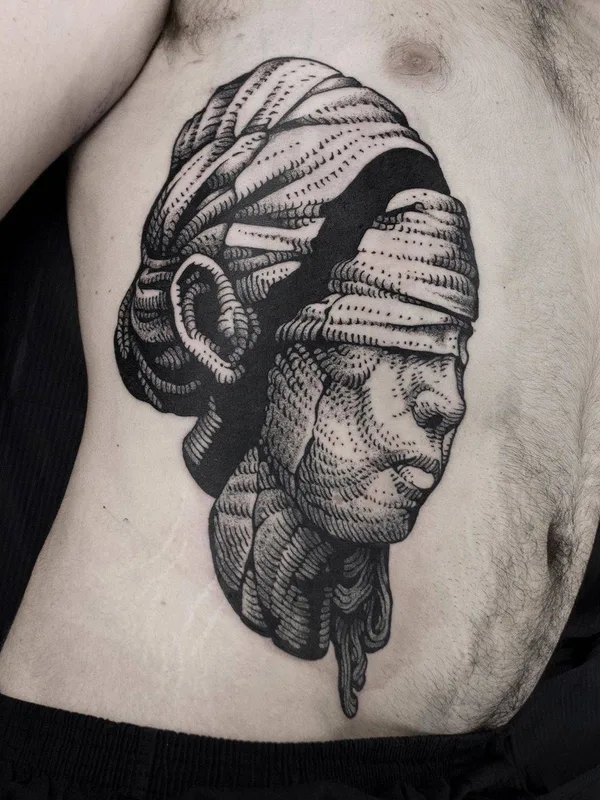 black and grey blackwork 纹身 在 side #33902 | 纹身师 MISHLA