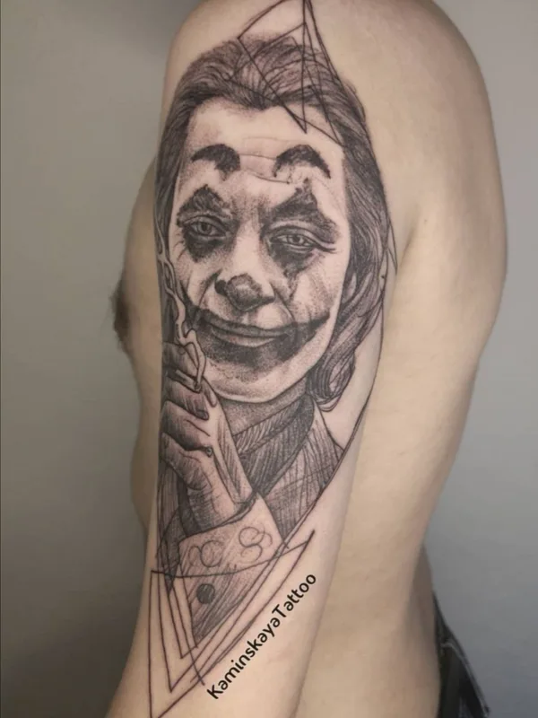 black and grey realism tatouage sur upper arm #38095 | Artiste tatoueur Olga Kaminskaya