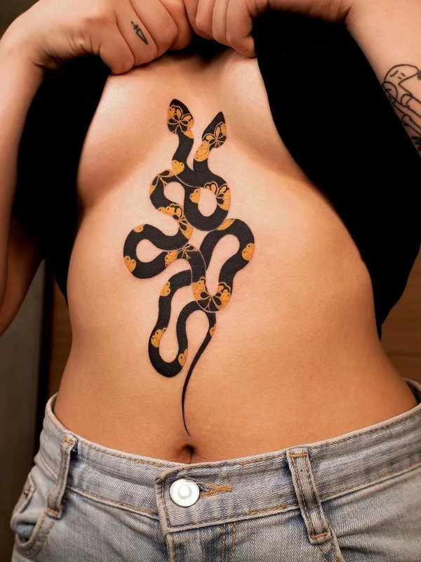 female color ornamental Tatuagem em sternum #38123 | Tatuador Nyoung