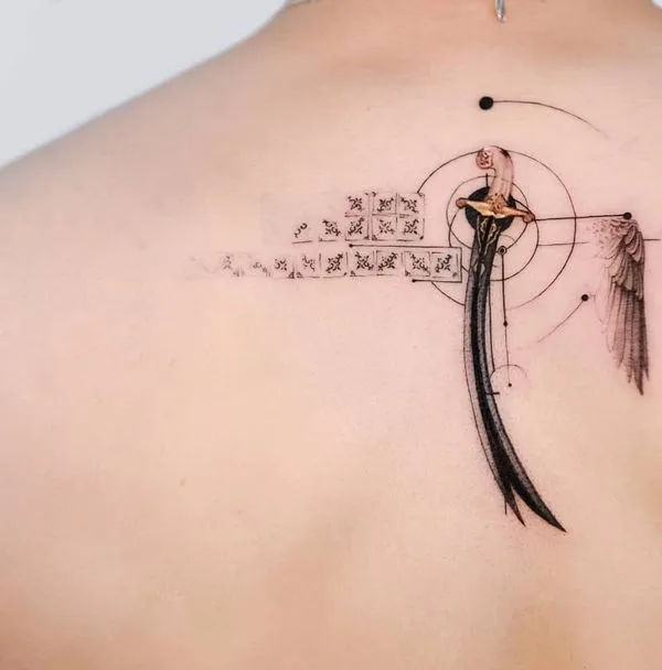 black and grey geometric 纹身 在 upper back #43579 | 纹身师 Ege Onat Gezer