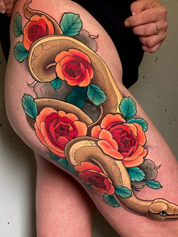 female color neo traditional Tatuaggio su thigh #43628 | Tatuatore Павел Турбо