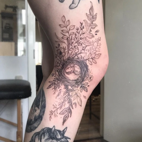 Файнлайн Nest, Leaves tattoo на Колено