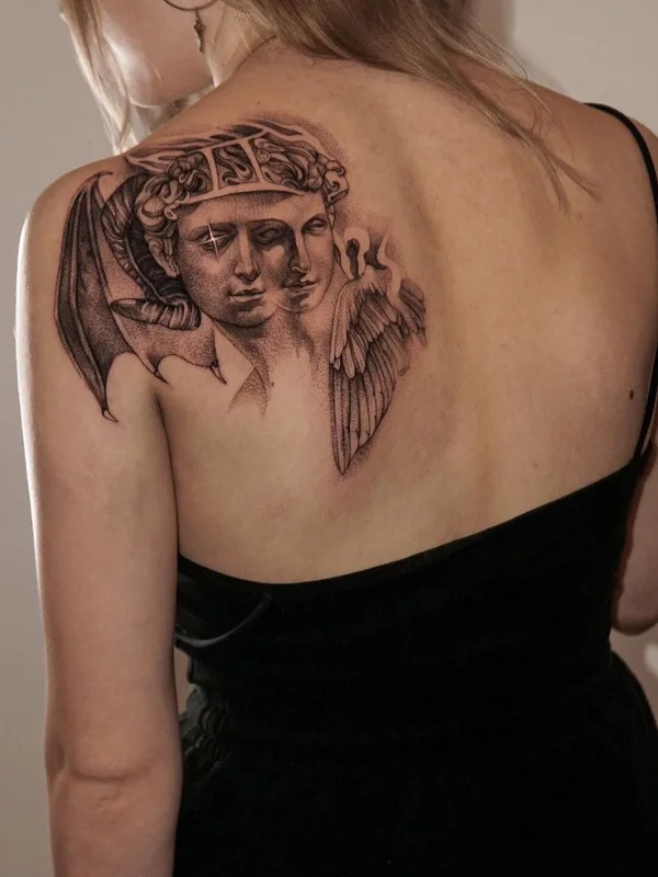female black and grey black and grey 纹身 在 shoulder blade #43692 | 纹身师 Иван Невский