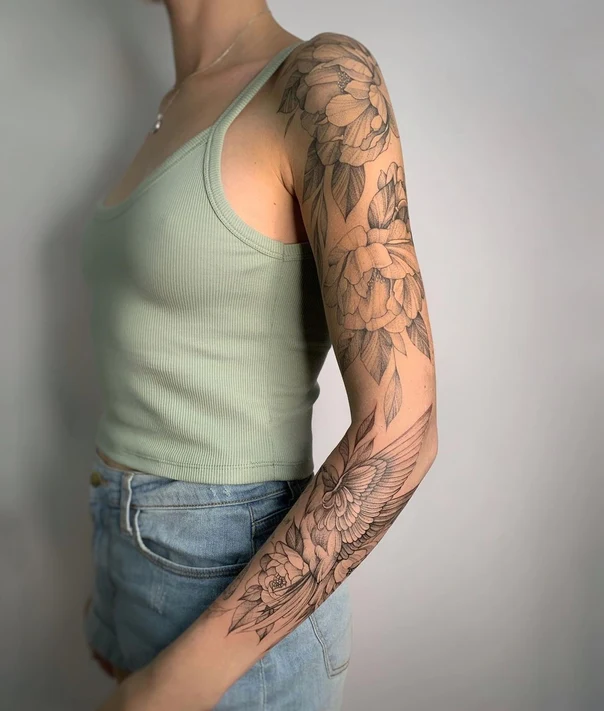 Файнлайн Flowers, Wings tattoo на Полный рукав