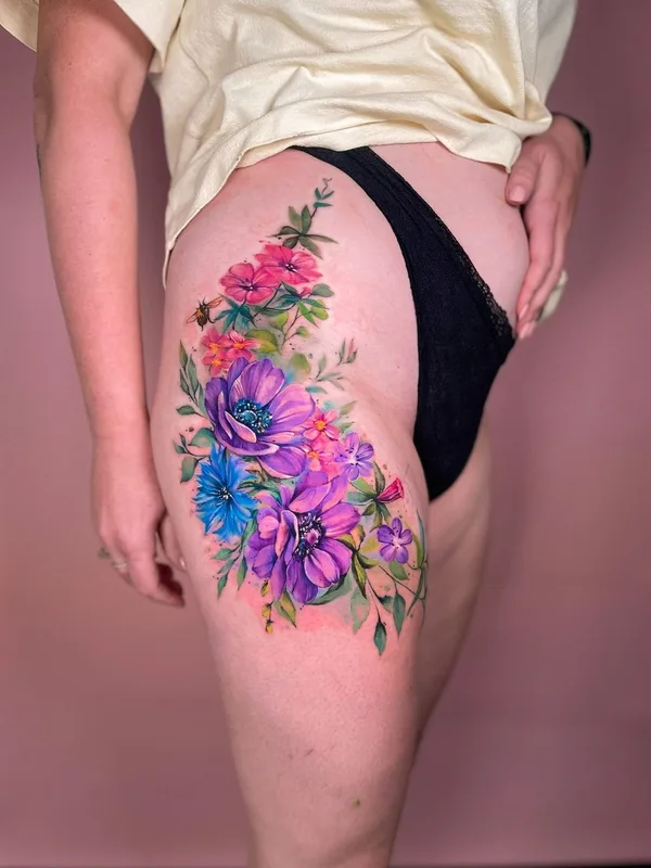 female color watercolor татуировка на thigh #43764 | Тату мастер Дарья Бавер