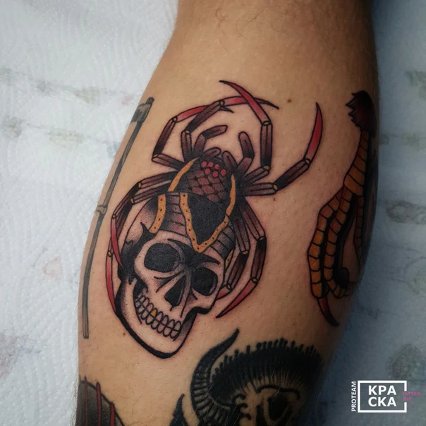 Традиционная Skull, Spider tattoo на Икра