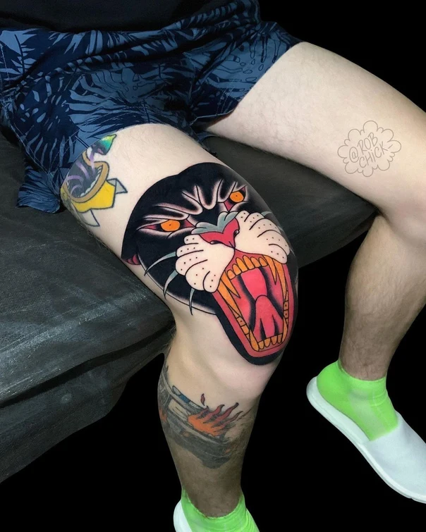 Традиционная Panther tattoo на Колено