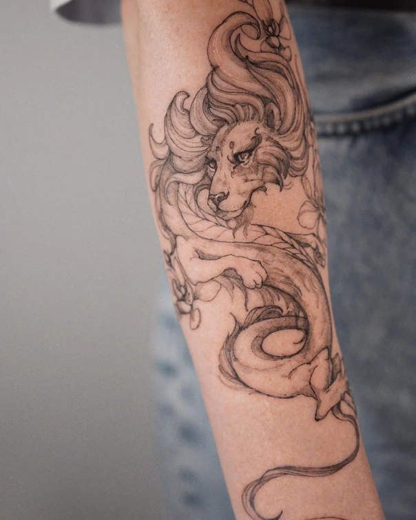Скетч / Набросочная Lion, Dragon tattoo на Предплечье