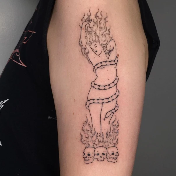 Linework Woman, Snake tattoo on Upper Arm
