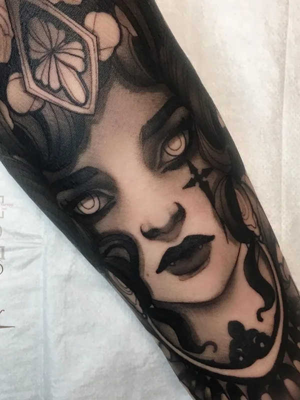 female black and grey black and grey 纹身 在 forearm #44648 | 纹身师 Денис Бедринский