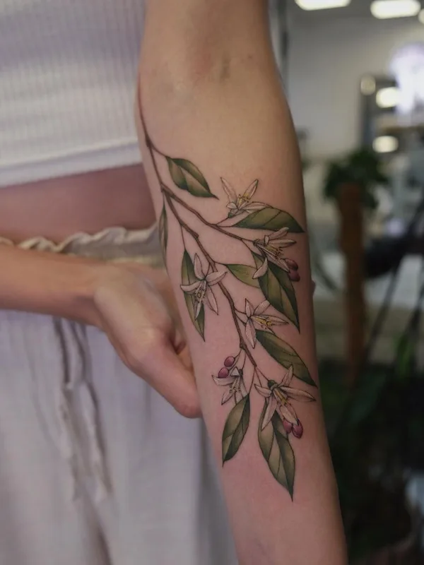 female color botanic tatuaje en forearm #44758 | Tatuador Александра Воробьева