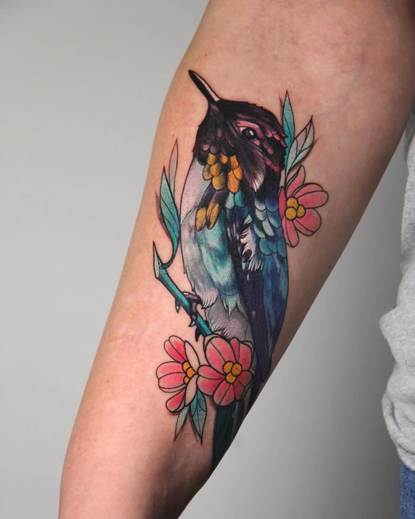 Иллюстративная Hummingbird, Flowers tattoo на Предплечье