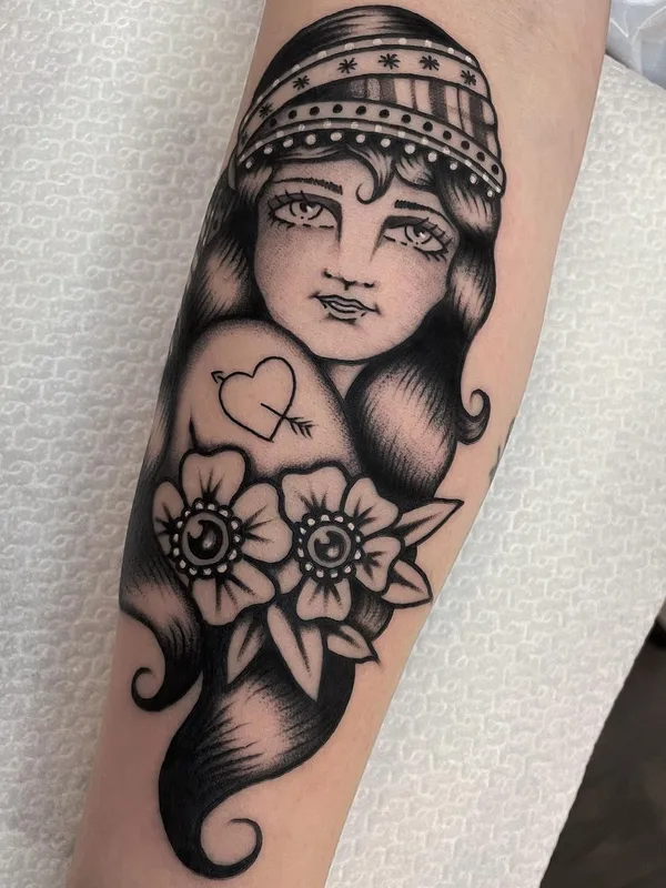 black and grey traditional Tatuaggio su forearm #44917 | Tatuatore KiMi VERA