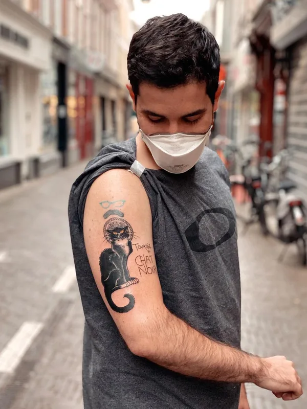 male black blackwork 纹身 在 upper arm #45218 | 纹身师 Israel Celli