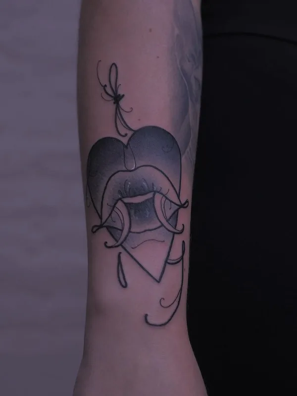 black and grey blackwork Tatuagem em forearm #45400 | Tatuador Mexica