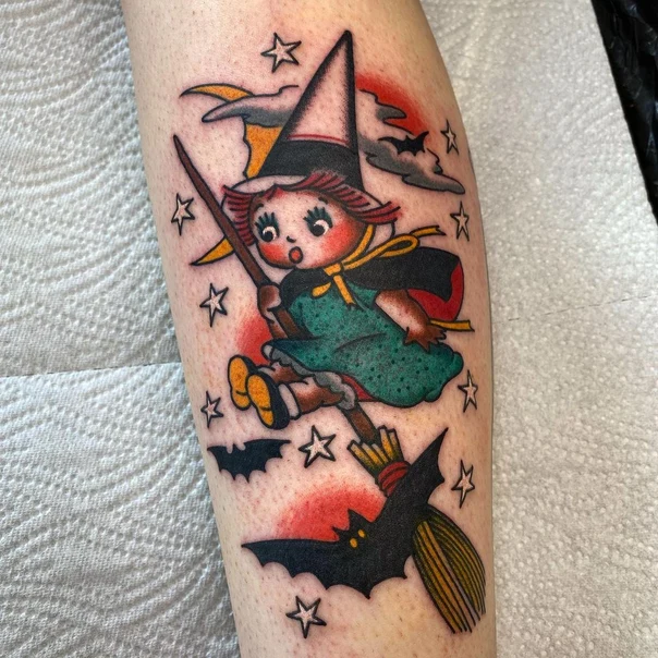 Олд-скул Witch, Stars tattoo на Икра