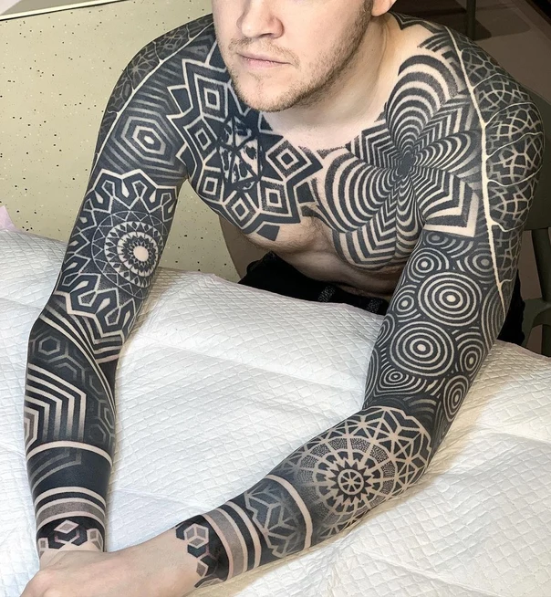 Геометрия Geometric shapes, Mandala tattoo на Полный рукав