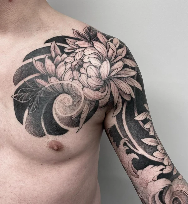Блэкворк Flower, Wave tattoo на Полный рукав