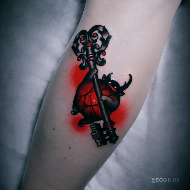 Нео-традиционная Key, Demon tattoo на Икра