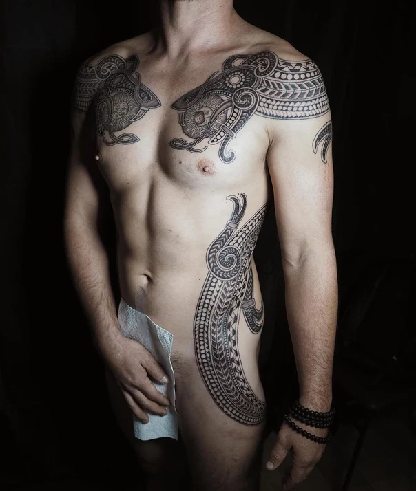 Трайбл / Племенная Geometric, Abstract tattoo на Грудь