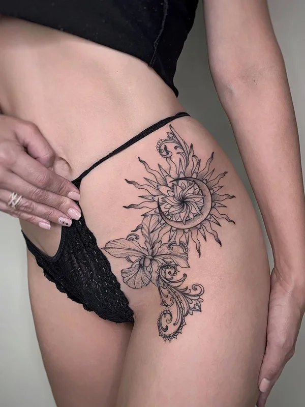 female black linework tattoo auf hip #45893 | Tätowierer Елена Баски
