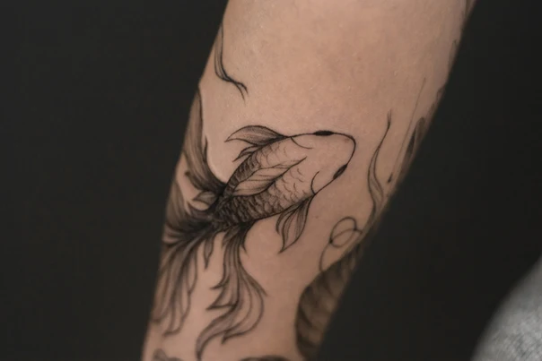 Файнлайн Fish tattoo на Предплечье