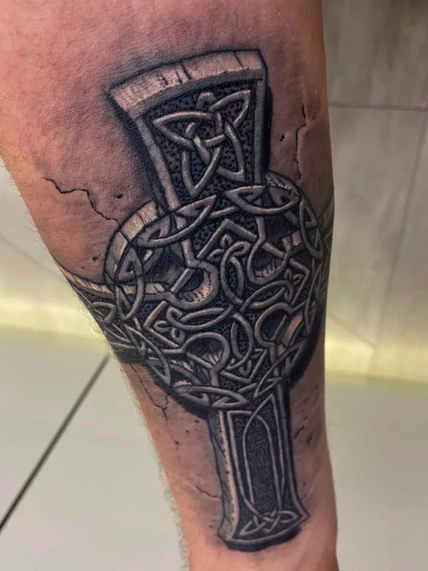 black and grey celtic 纹身 在 forearm #46160 | 纹身师 Павел Ангел Арефьев