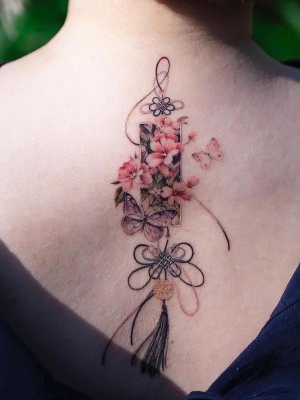 female color illustrative Tatuaggio su upper back #46239 | Tatuatore Sion