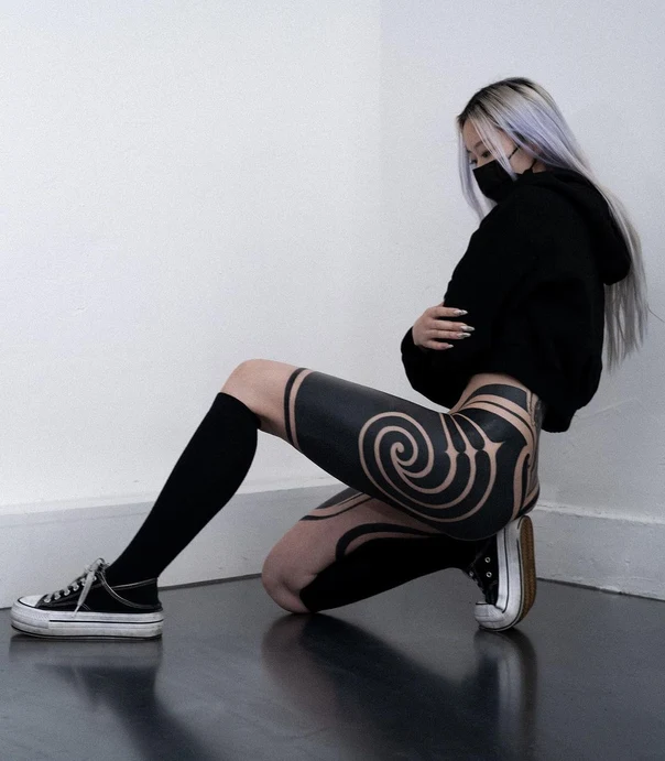 Blackwork Spiral, Lines tattoo on Thigh