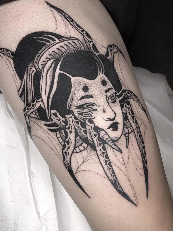 black blackwork татуировка на thigh #46403 | Тату мастер Lil Annie